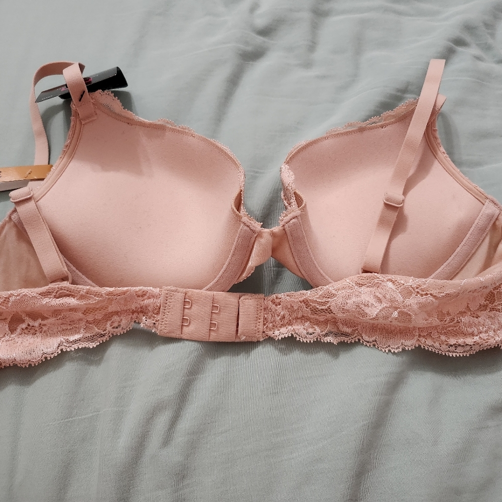 Bras - Picture 5 of 8